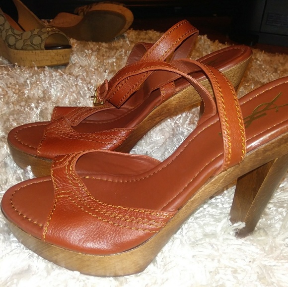 *Authentic* YSL Platform Sandals - Picture 4 of 7